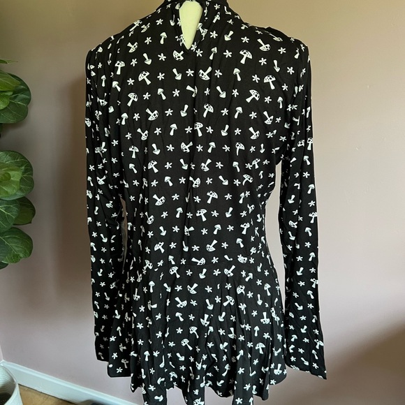 NWT ModCloth Mushroom Print Stretchy Peplum Top - Picture 3 of 7